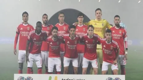 中国短道速滑混合接力2000米赛事晋级决赛